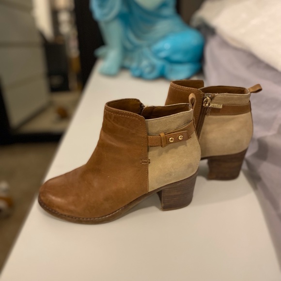 Sperry leather and suede boots. Buy one get one free,see description for details - Picture 1 of 5